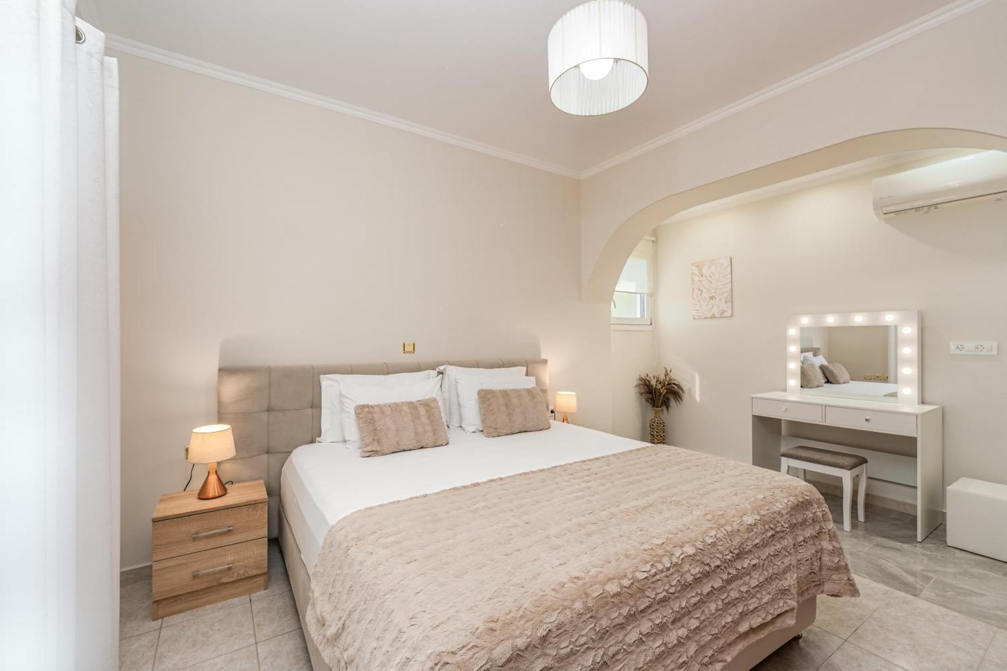 Rosa 3 Bedroom With Sea View Tragaki