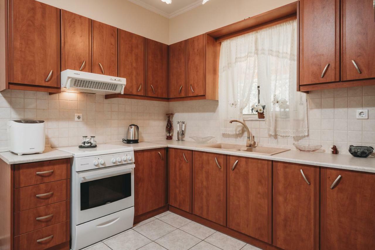 Rosa 3 Bedroom With Sea View Tragaki