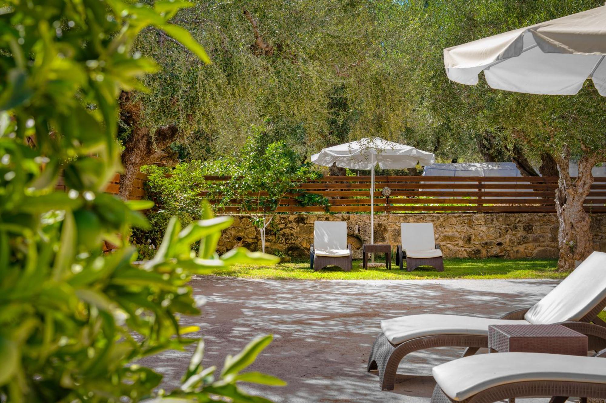 Rosa 3 Bedroom With Sea View Villa *