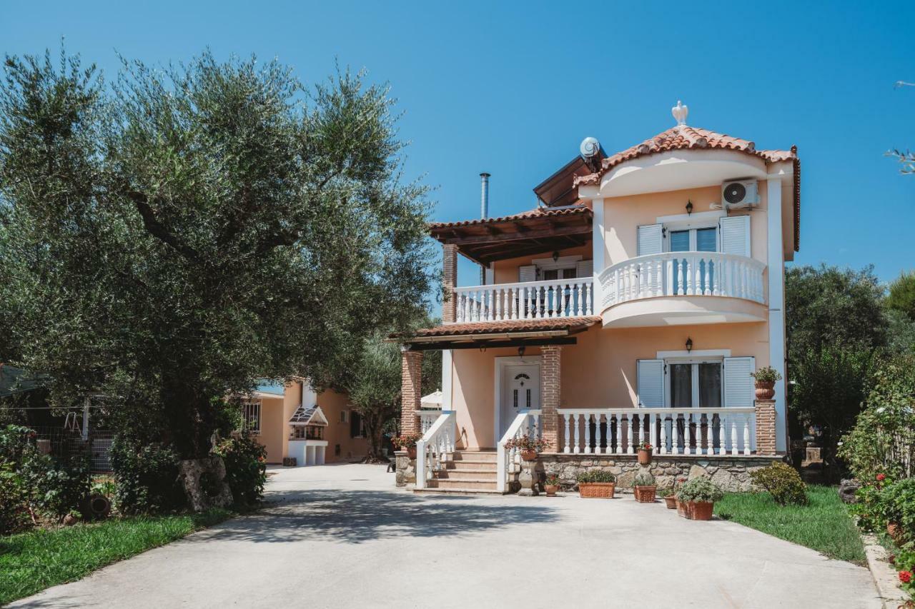 Rosa 3 Bedroom With Sea View Tragaki